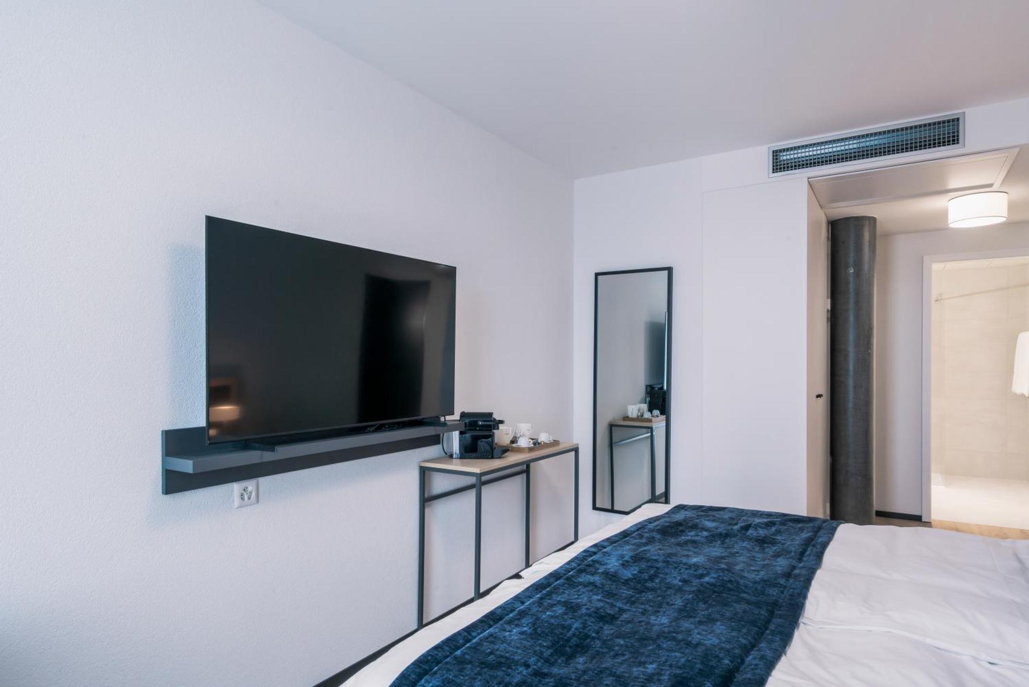 Yparc Hotel Ивердон-ле-Бен Экстерьер фото
